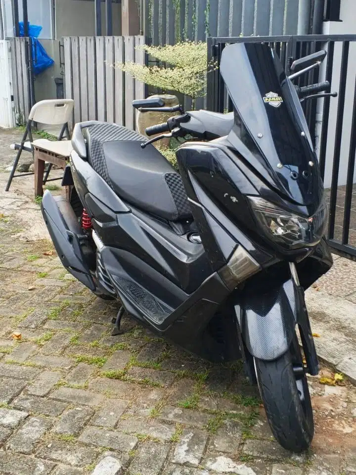 Nmax old Hitam Favorite Mulus
