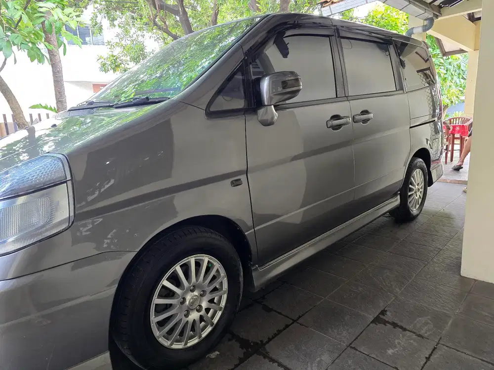 Nissan Serena 2010 Bensin