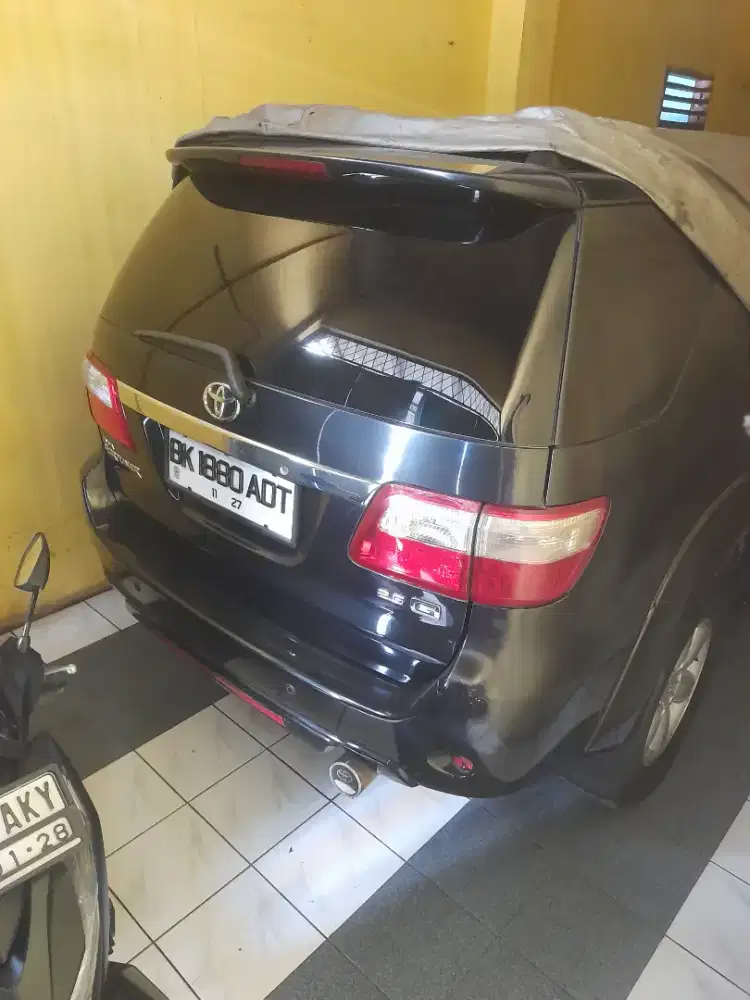 Mobil Toyota Fortuner Diesel tahun 2011 Akhir