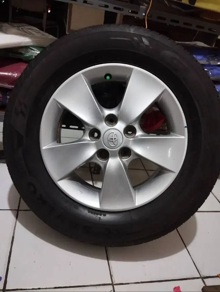 Pelek dan ban asli copotan rush