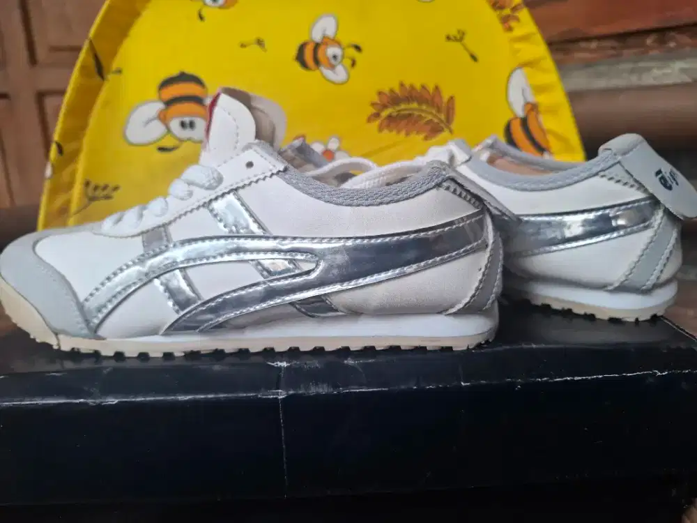 Sepatu Onitsuka Tokuten Asics