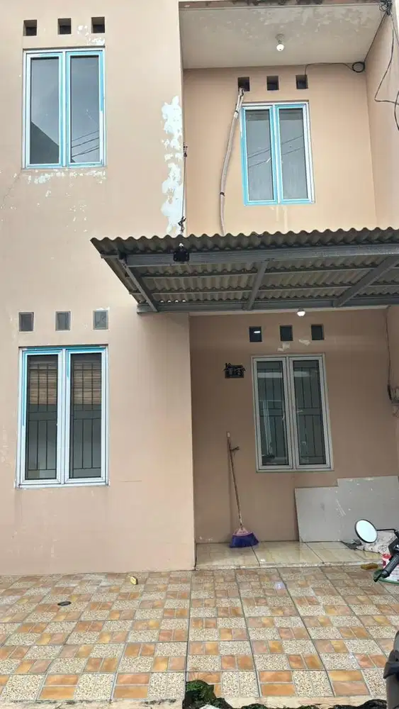 Di JUAL CEPAT RUMAH BESERTA ISINYA