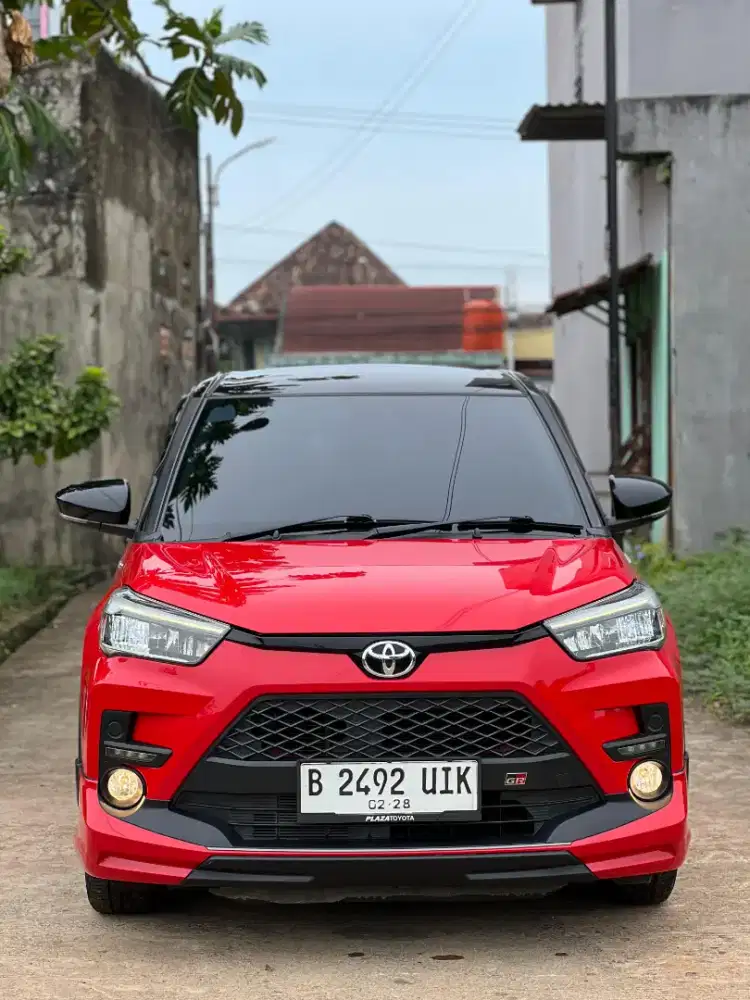 TOYOTA RAIZE GR TWO TONE 1.0 MERAH