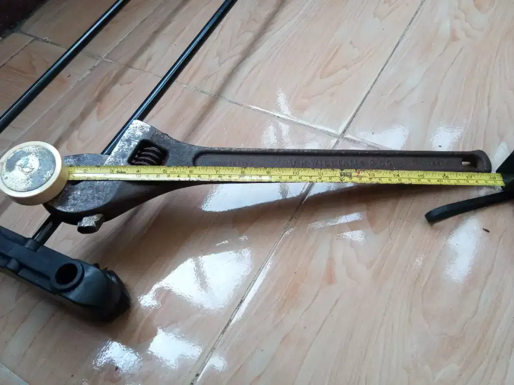 Kunci inggeris 18 inchi ..48 cm