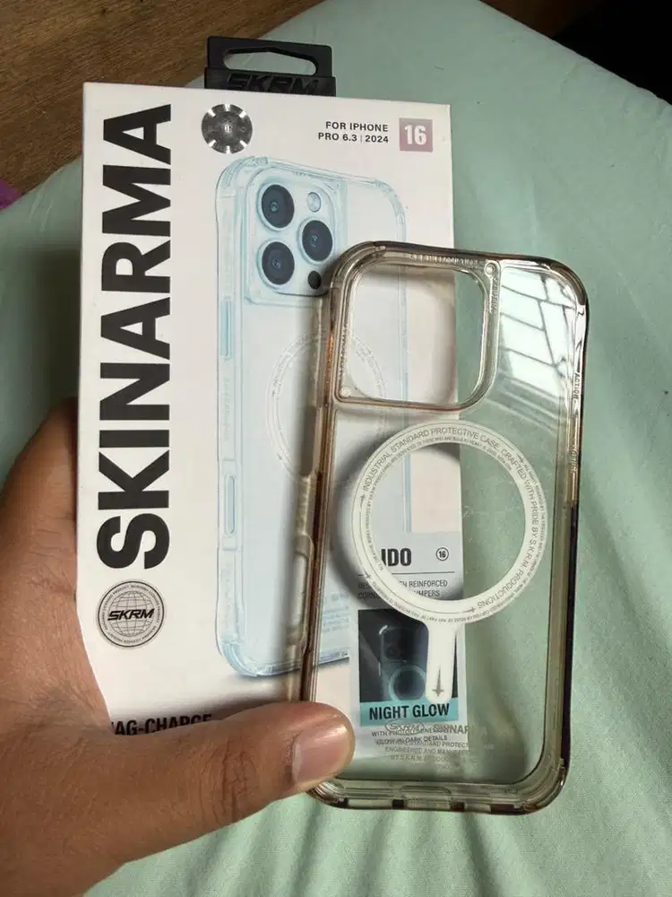 Case SkinArma iPhone 16 Pro iBox
