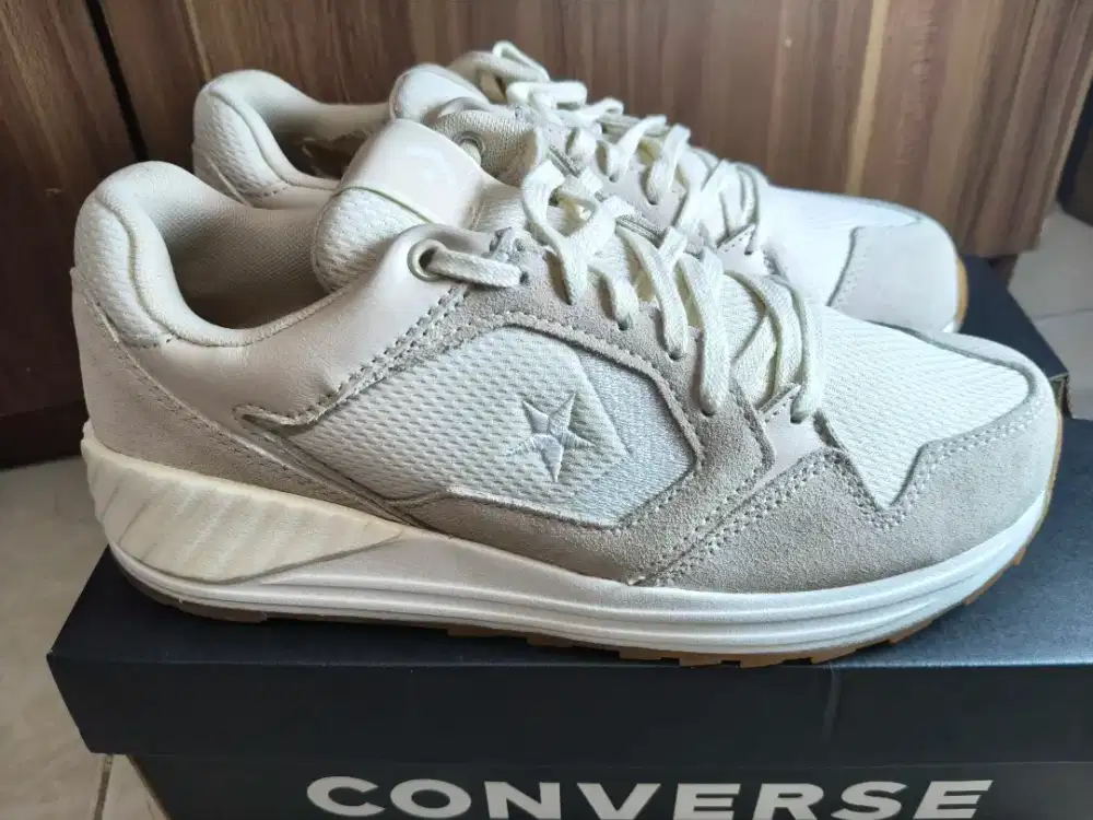 Sepatu Converse Wave Trainer