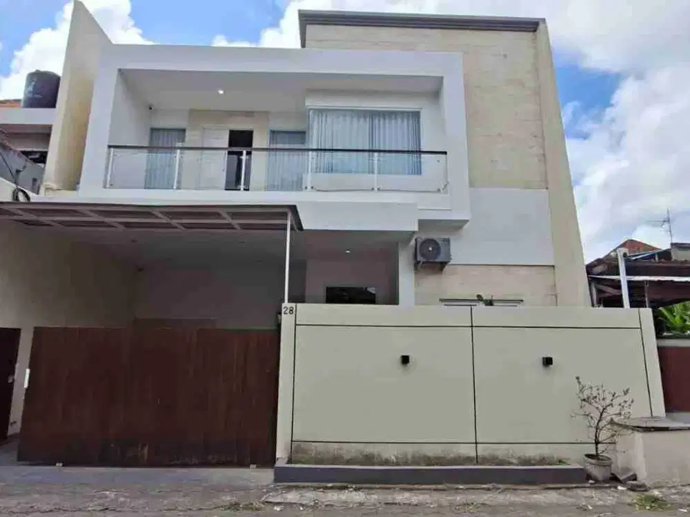 jual rumah lantai 2 ada kolam renang di bypass ngurah rai  jimbaran