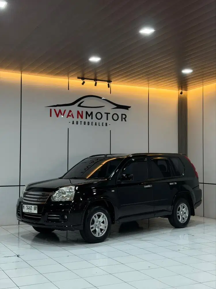 Low Km ! Nissan Xtrail 2.0 Autech MT Tahun 2010