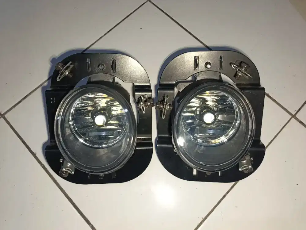 Foglamp nissan march 2010