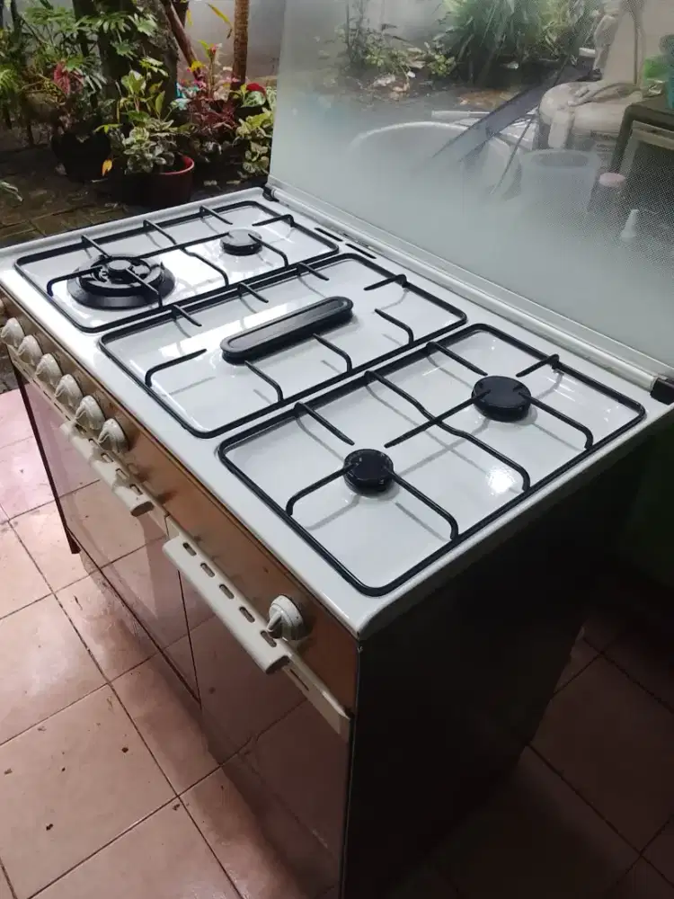 Oven kompor Electrolux