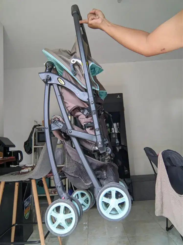 Aprica Karoon - Baby Stroller