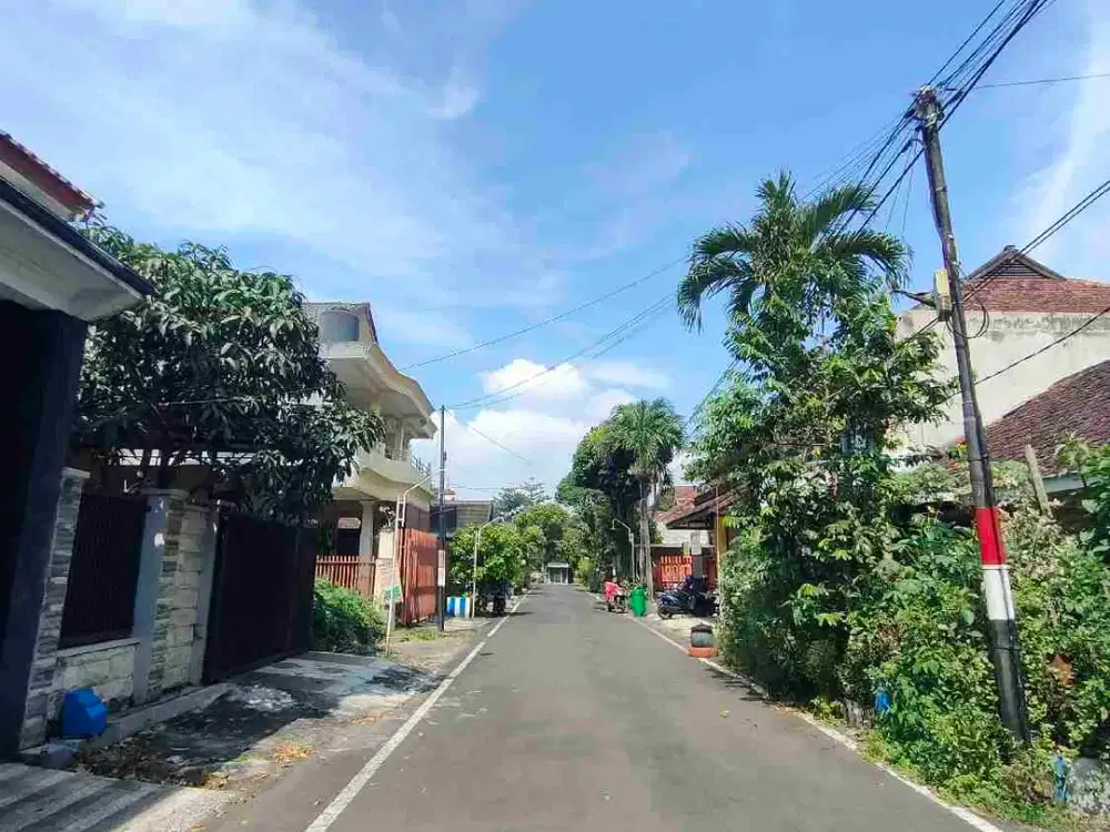 Tanah Candi Mendut Depan Kampus ABM Suhat