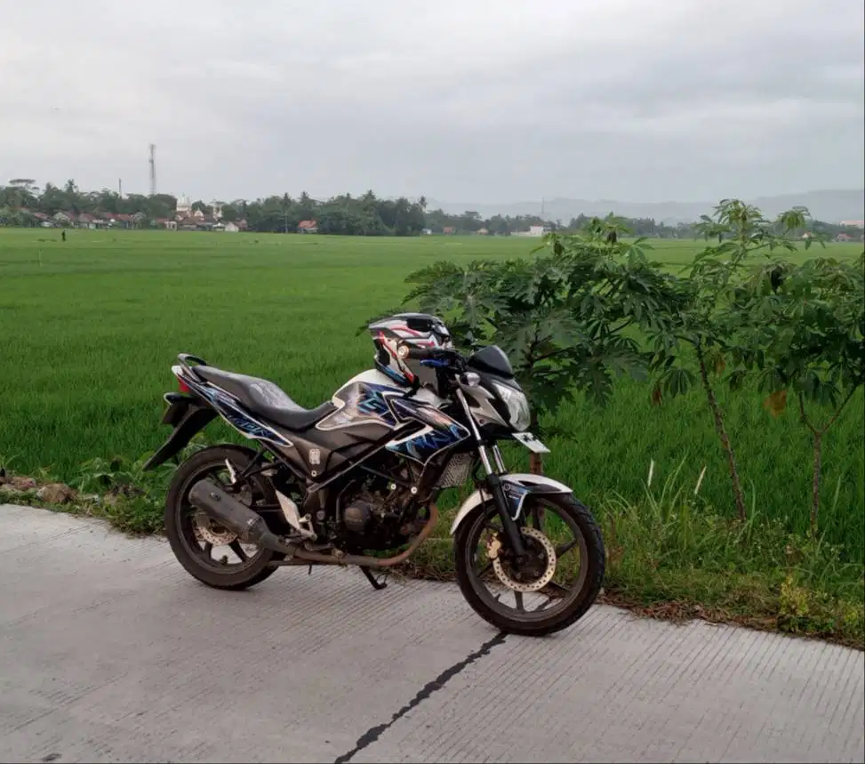 CB150R Tahun 2015