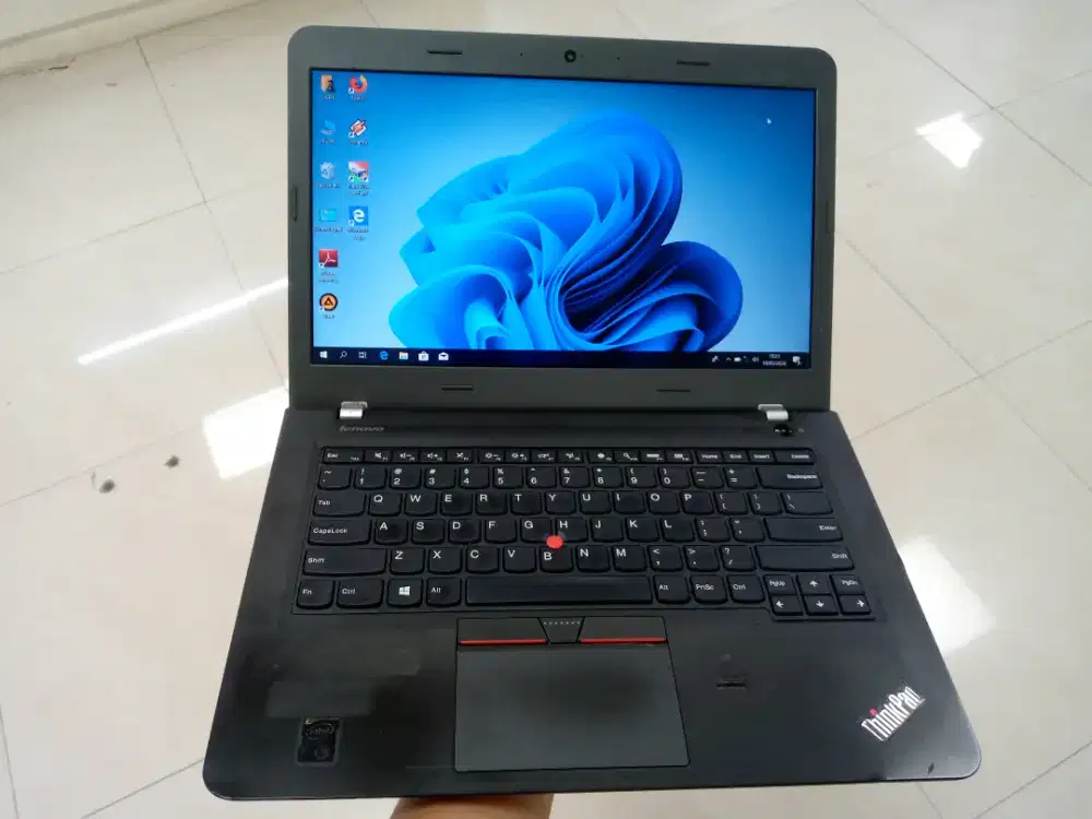 Laptop Lenovo Thinkpad E450 Core i5 RAM 8GB SSD 128GB LED 14inch Wi10