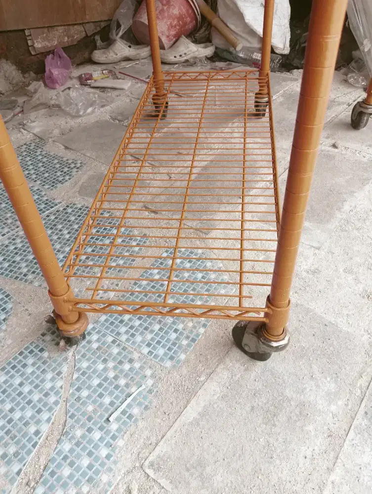 Rak besi cocok bagi yg punya toko atau warung