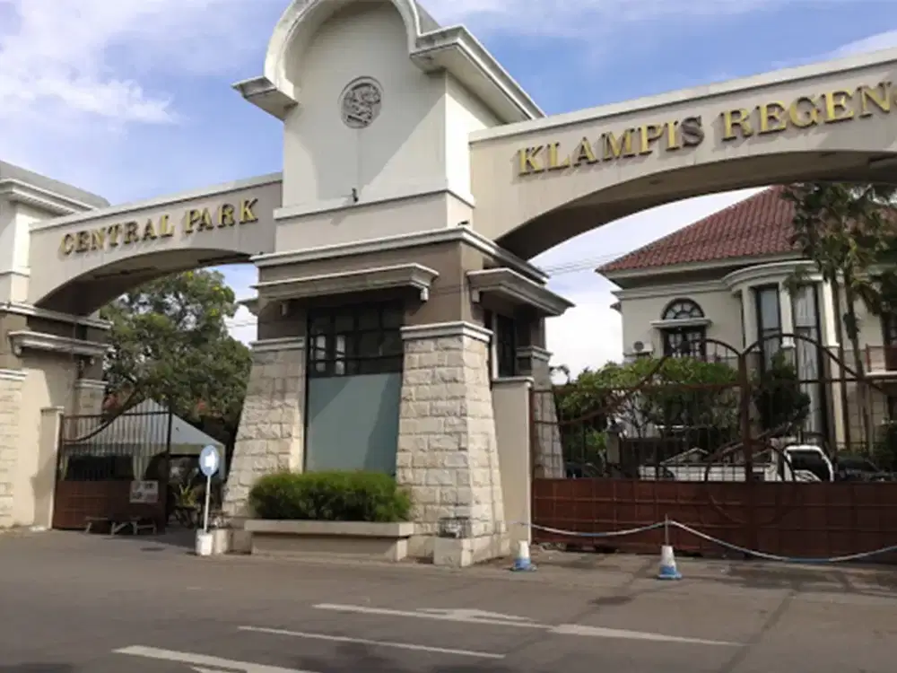 Klampis Semolo Barat Surabaya