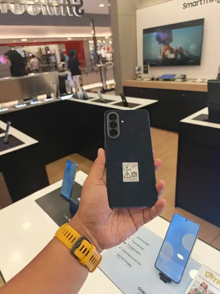 Samsung A37 & A57