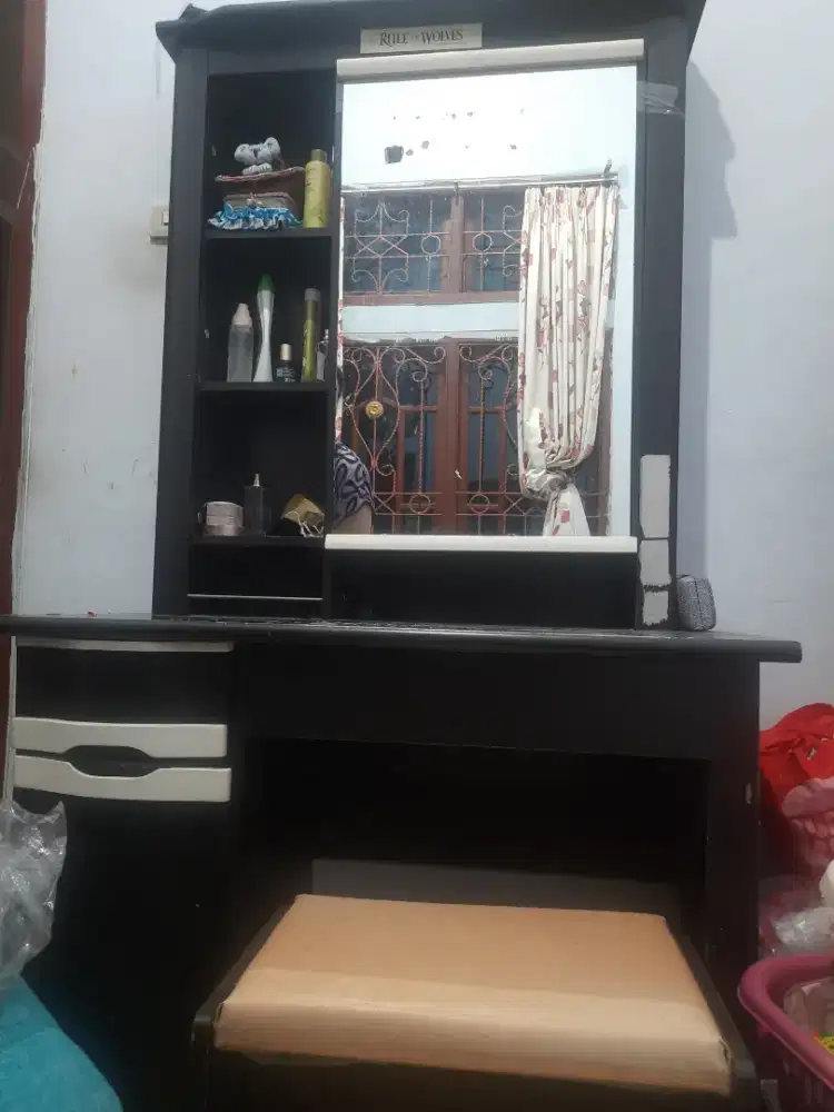Meja Rias kayu Jati
