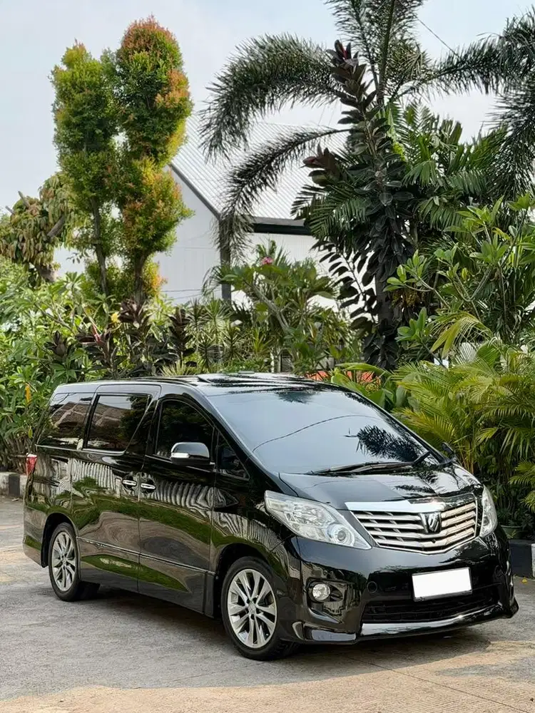 {Harga Cash} Toyota Alphard S CBU 2.4 A/T 2010