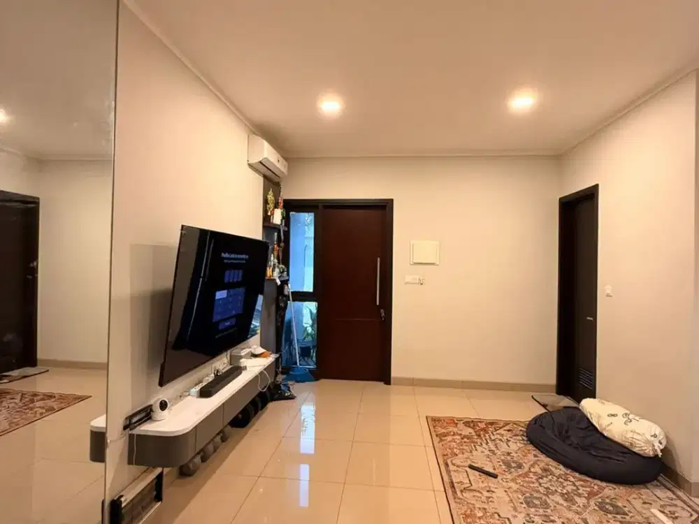 Dijual Rumah Cantik Semi Furnished di Cluster Regia