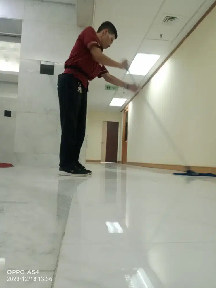 Cari pekerjaan cleaning atau OB freelance