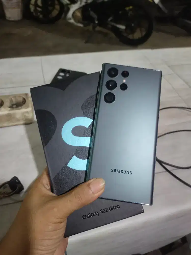 Samsung galaxy S22 ultra 256GB perfek mulus