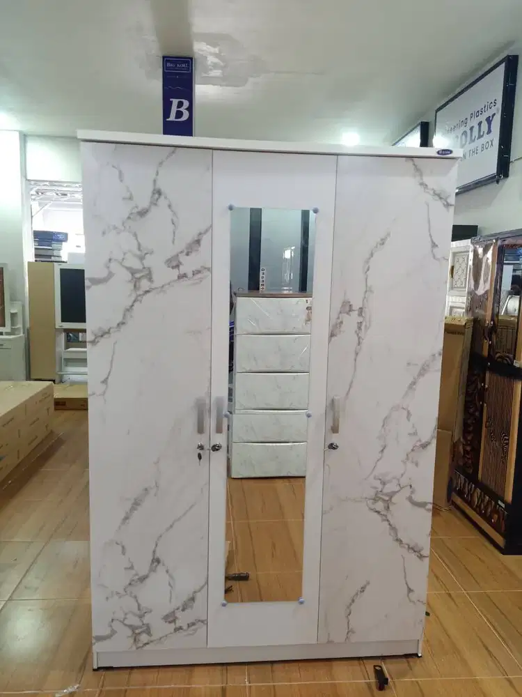 LEMARI PAKAIAN 3 PINTU MARBEL PROMO