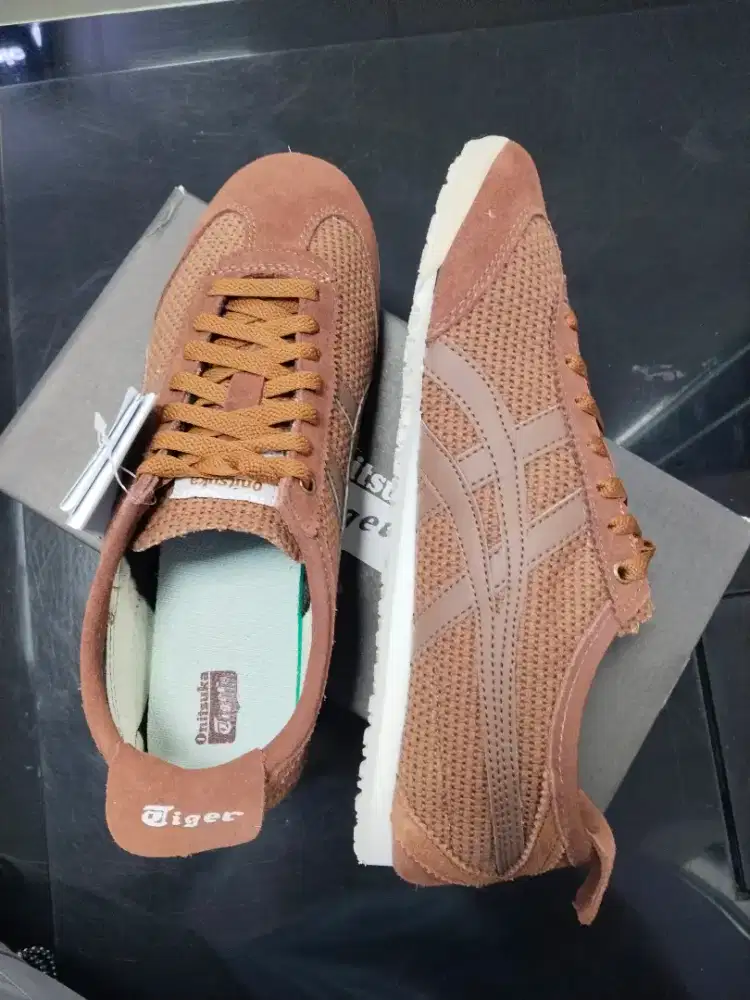 Sepatu import size 43 insole 27,5cm