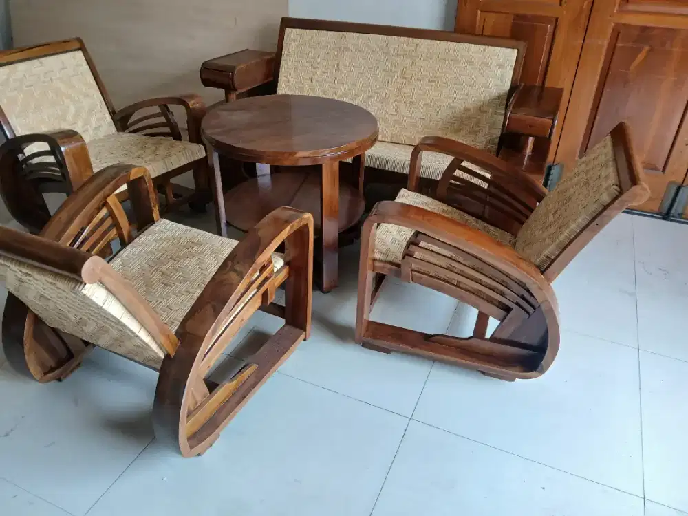 Kursi Antik Jadul Sedan Letter D Cirebonan