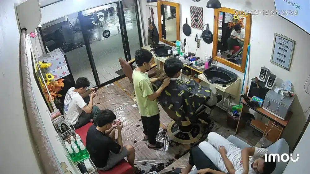 Over usaha dan tempat usaha barbershop tinggal melanjutkan usaha