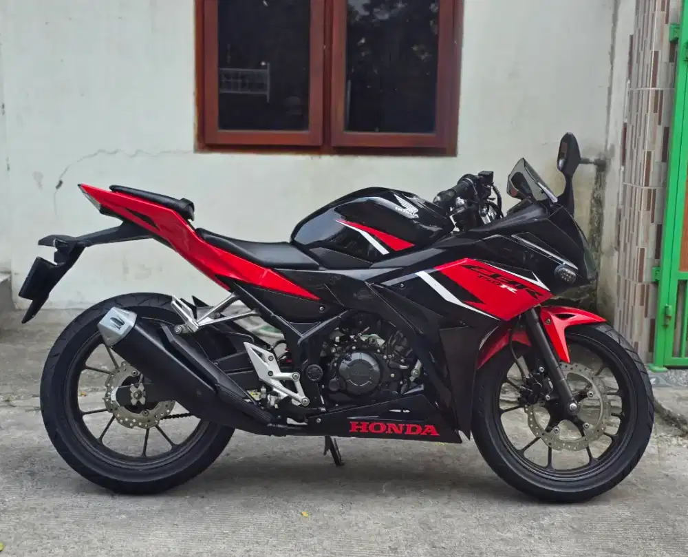 HONDA CBR 150R 2021