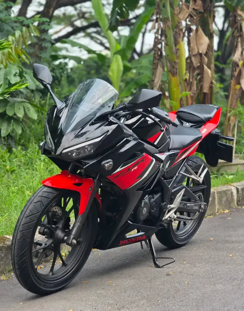 HONDA CBR 150R 2021