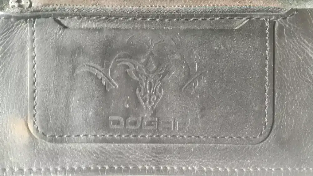 Dompet kulit kenangan