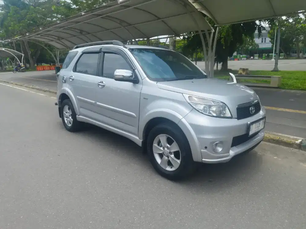 Toyota Rush S thn 2012 manual
