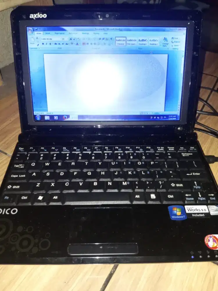 Jual Notebook Axioo pico kondisi minus