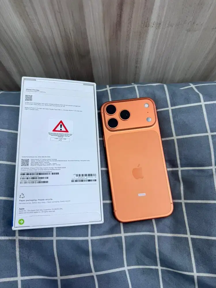 Iphone 17 Pro max 1Tb garansi sampe feb2027 resmi indo