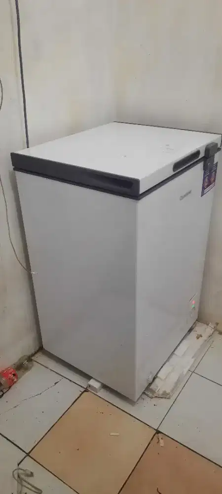Di jual frezer changhong 100 ltr