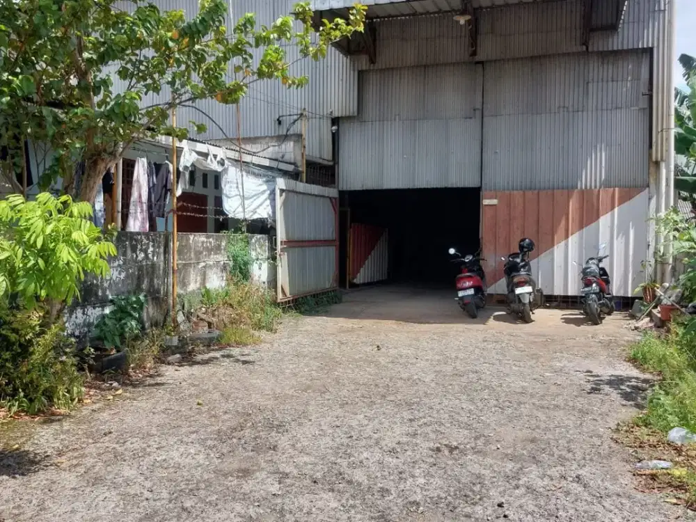 Bonus Gudang Siap Pakai!! Dijual Lahan Luas di Jakarta Timur - Lokasi Strategis