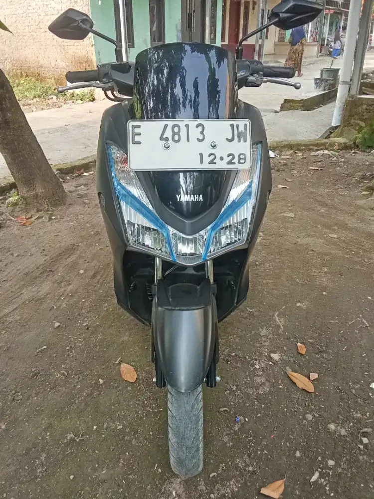 sepeda motor Yamaha lexi