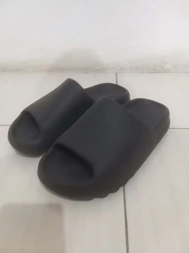 Sandal adidas yeezy slide size 41 mulus ori