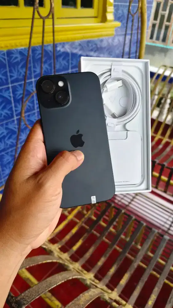 iPhone 15 Hitam 128 Gb