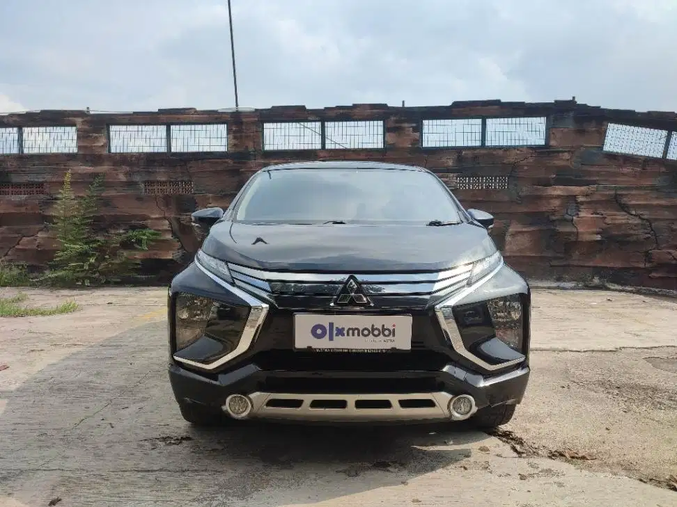 DP MURAH Mitsubishi Xpander 1.5 Sport Bensin-AT 2018 Hitam CUFVB