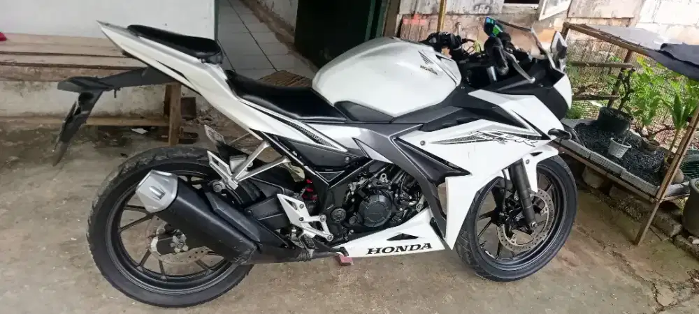 Honda CBR 150 2017 Standar Pabrik