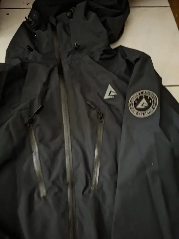 Jaket gunung pria wanita ori merk credifox