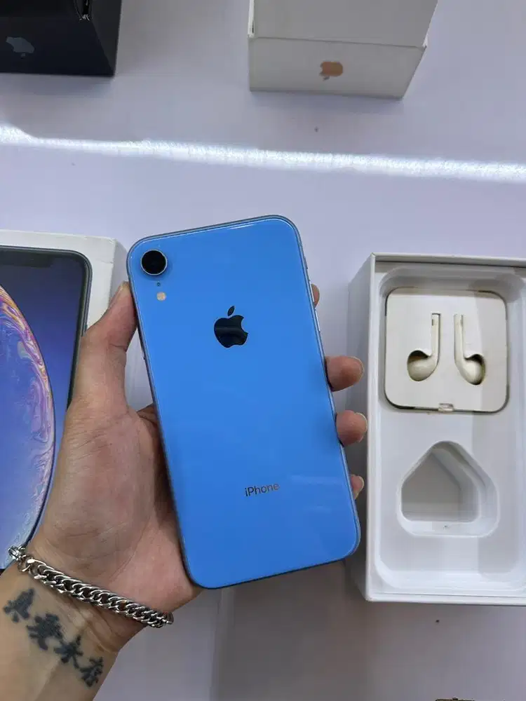 iPhone Xr 128GB Blue Garansi Ex inter ( sudah whitelist )