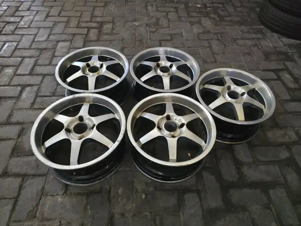 5 Velg R15 Avanza Veloz Xenia Livina Evalia Confero Formo Binguo Carry