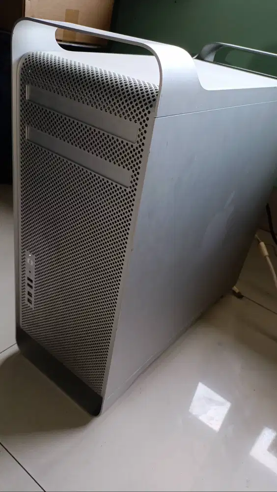Apple MacPro / Mac Pro 4,1 (A1289 / EMC 2314) - Intel Xeon - MINUS