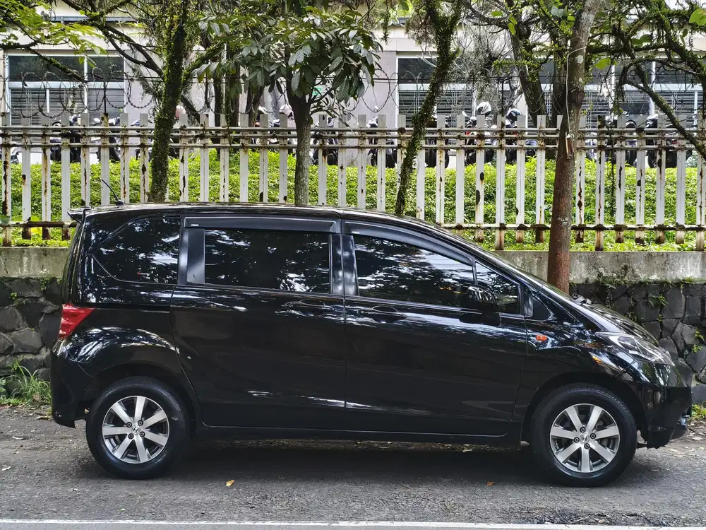 Freed SD tahun 2009 plat T/tt boleh gan cash lebih bagus