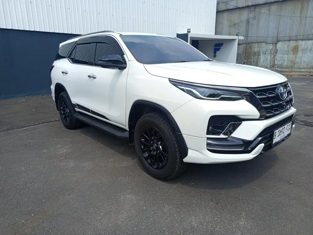 Toyota Fortuner 2.8 VRZ GR AT 2022