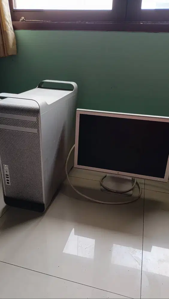 Apple MacPro / Mac Pro 1,1 (A1186) - Intel Xeon - dual CPU - MINUS